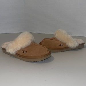 Ugg Slipper Chestnut size 5 worn once
